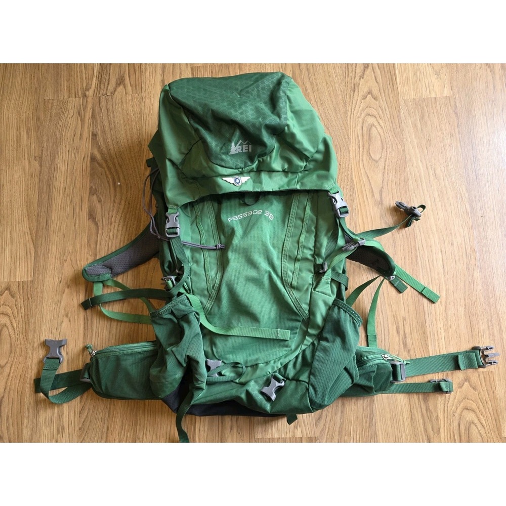 REI Passage 38 Youth Scouting Backpack Green Hiking Camping Hydration Overnight